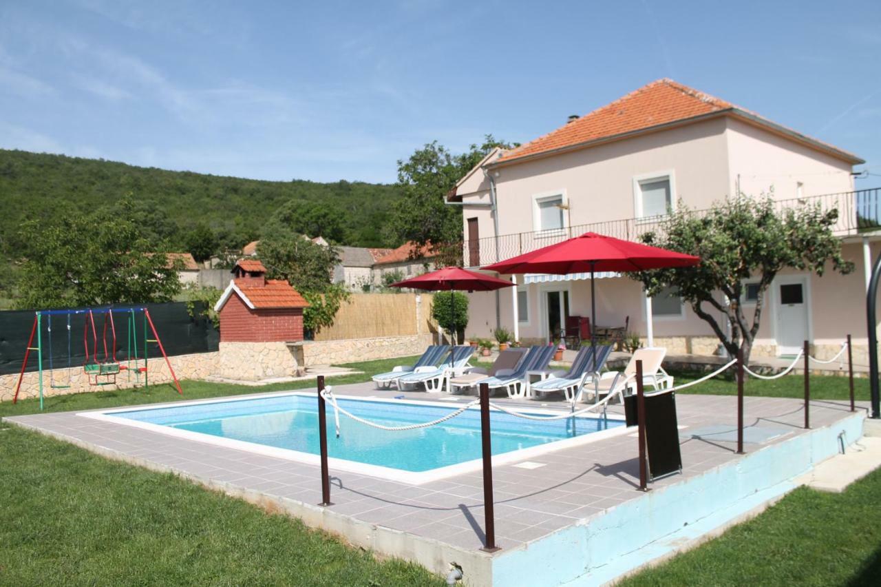 Holiday Home Miramary Trilj Εξωτερικό φωτογραφία
